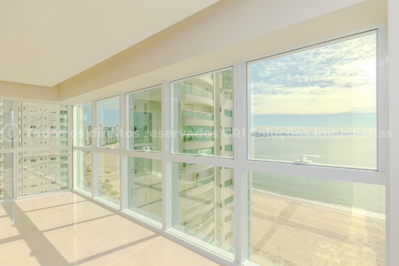 Apartamento com 4 suítes no One Tower na Barra Sul de Balneário Camboriú