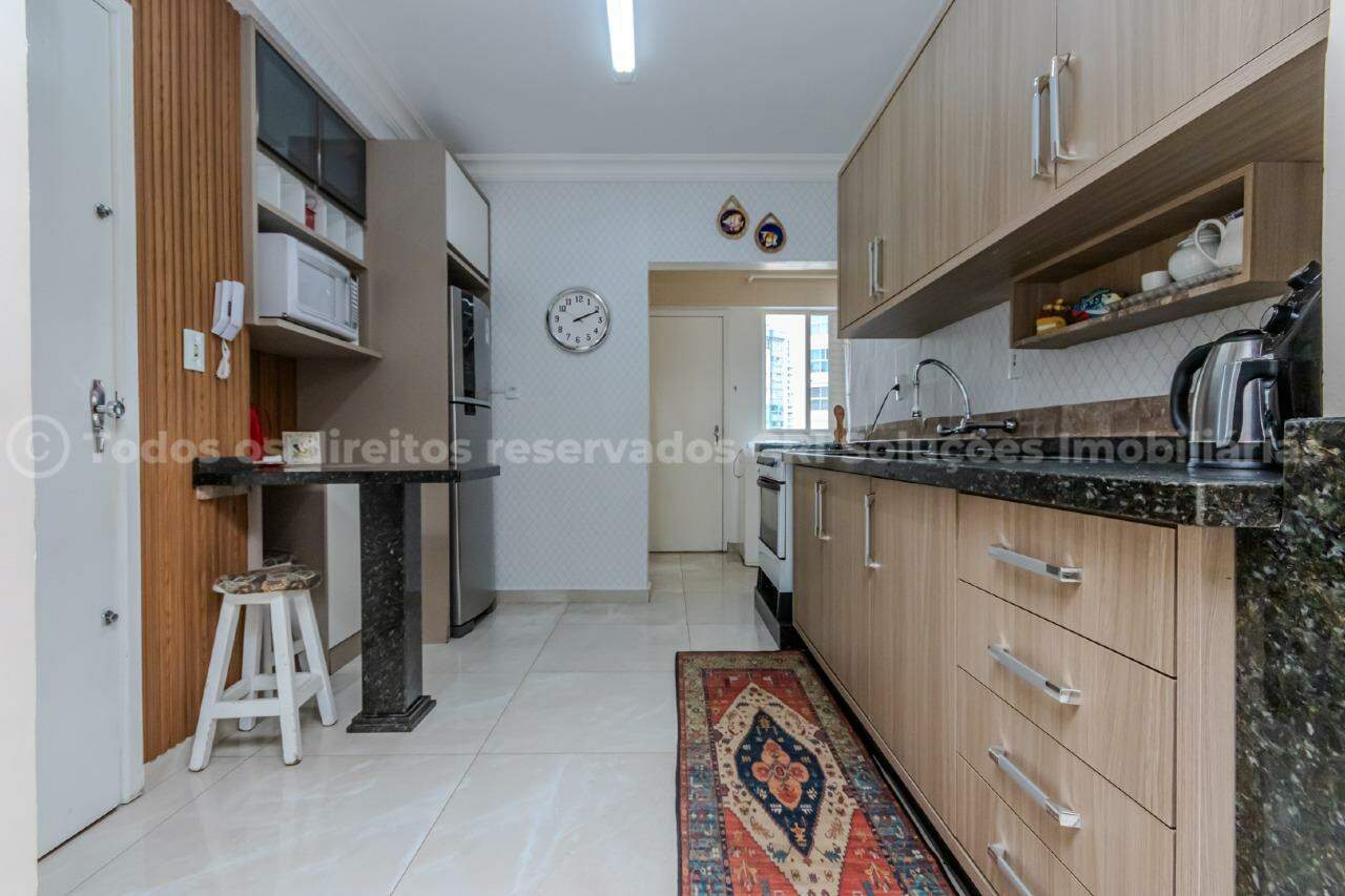 Foto do imóvel Apartamento à venda com 3 dormitórios sendo 1 suíte e 1 vga de garagem no Edifício Paris de Balneário Camboriú