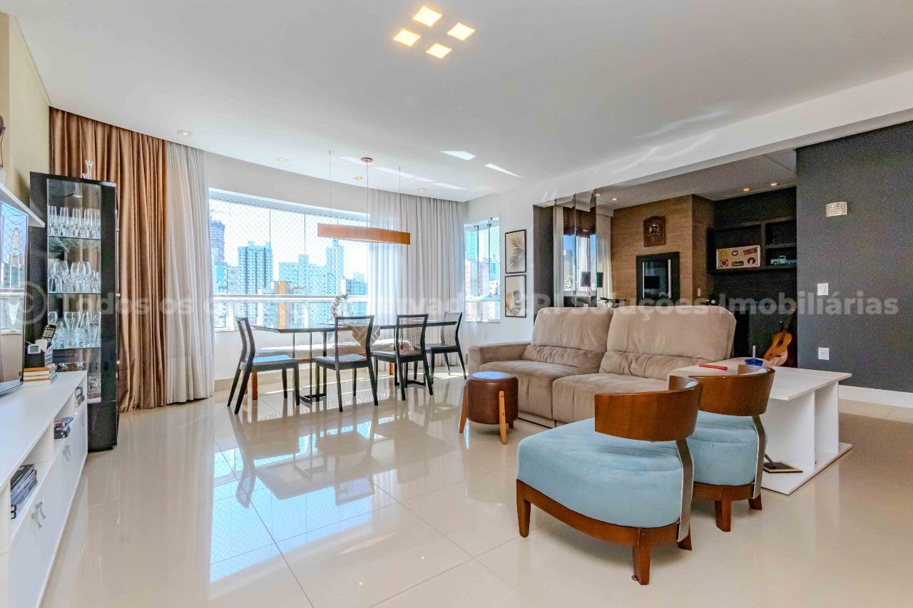 Foto do imóvel Amplo apartamento à venda no centro de Balneário Camboriú com 3 suítes e 3 vagas de garagem no Edifício Cidade de Padua