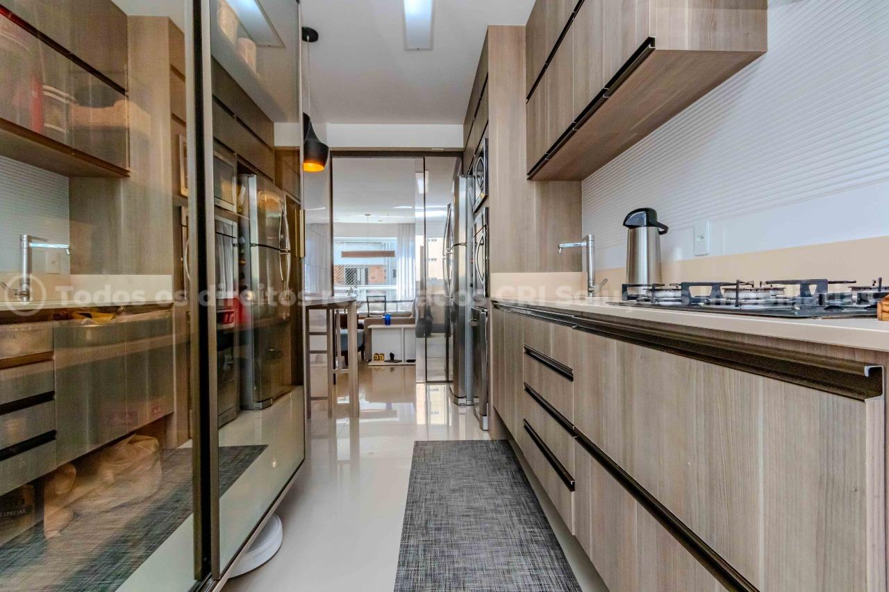 Foto do imóvel Amplo apartamento à venda no centro de Balneário Camboriú com 3 suítes e 3 vagas de garagem no Edifício Cidade de Padua