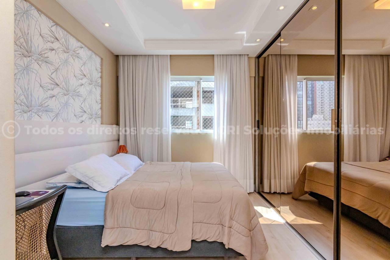 Foto do imóvel Amplo apartamento à venda no centro de Balneário Camboriú com 3 suítes e 3 vagas de garagem no Edifício Cidade de Padua