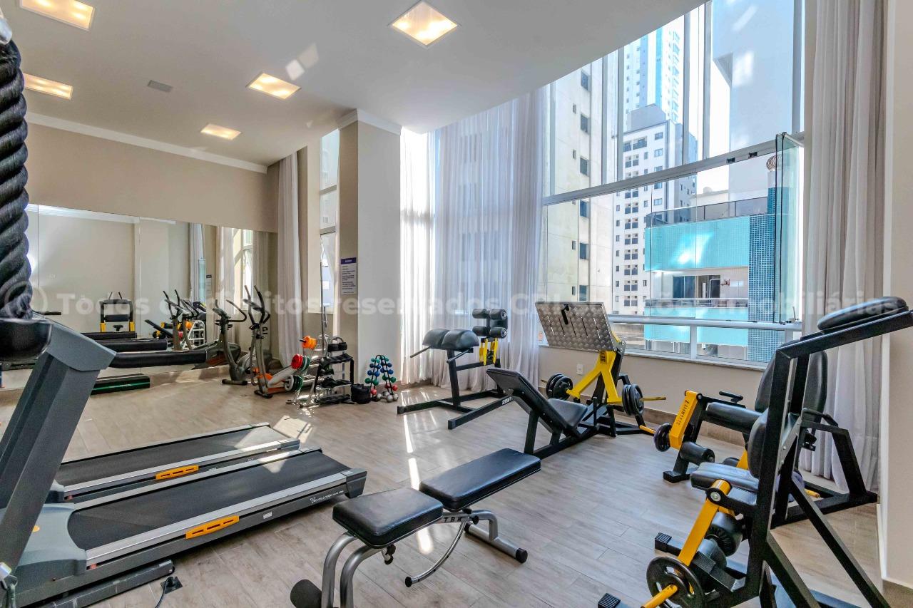 Foto do imóvel Amplo apartamento à venda no centro de Balneário Camboriú com 3 suítes e 3 vagas de garagem no Edifício Cidade de Padua