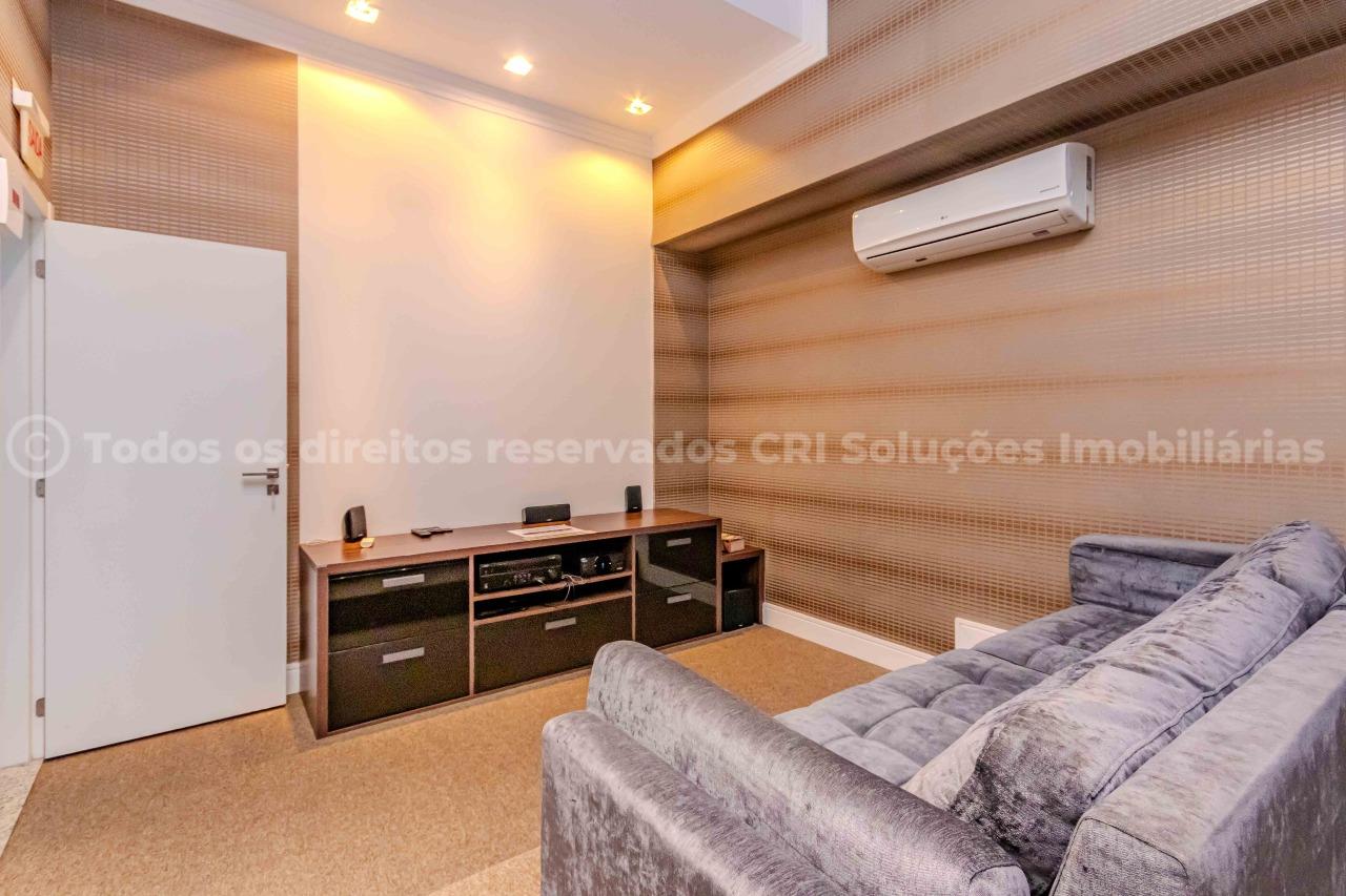 Foto do imóvel Amplo apartamento à venda no centro de Balneário Camboriú com 3 suítes e 3 vagas de garagem no Edifício Cidade de Padua