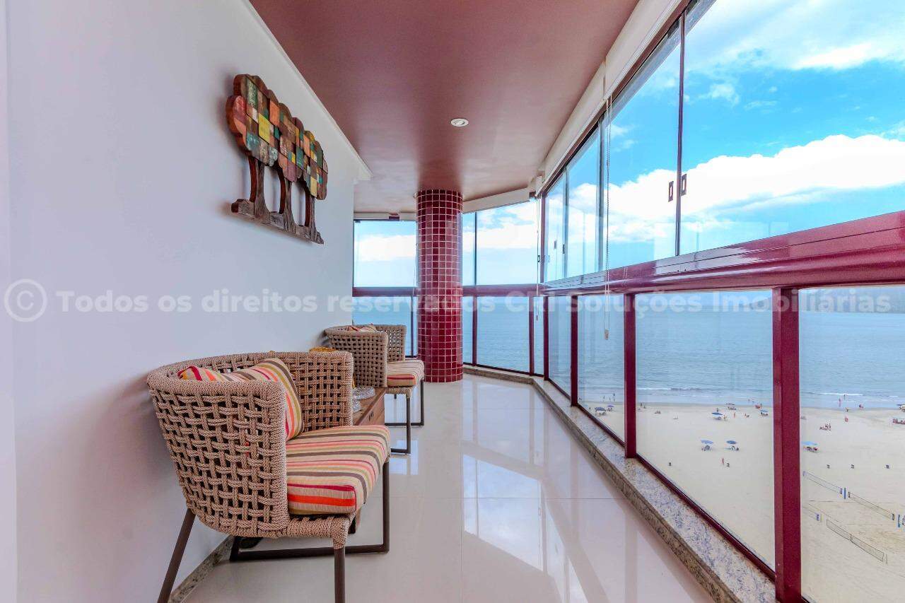 Foto do imóvel Apartamento frente-mar à venda com 3 suítes e 2 vagas de garagem no Edifício Porta do Sol , na Avenida Atlântica, no Centro de Balneário Camboriú