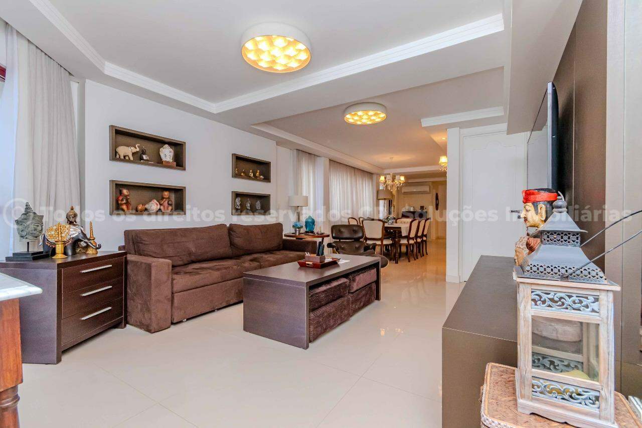 Foto do imóvel Apartamento frente-mar à venda com 3 suítes e 2 vagas de garagem no Edifício Porta do Sol , na Avenida Atlântica, no Centro de Balneário Camboriú