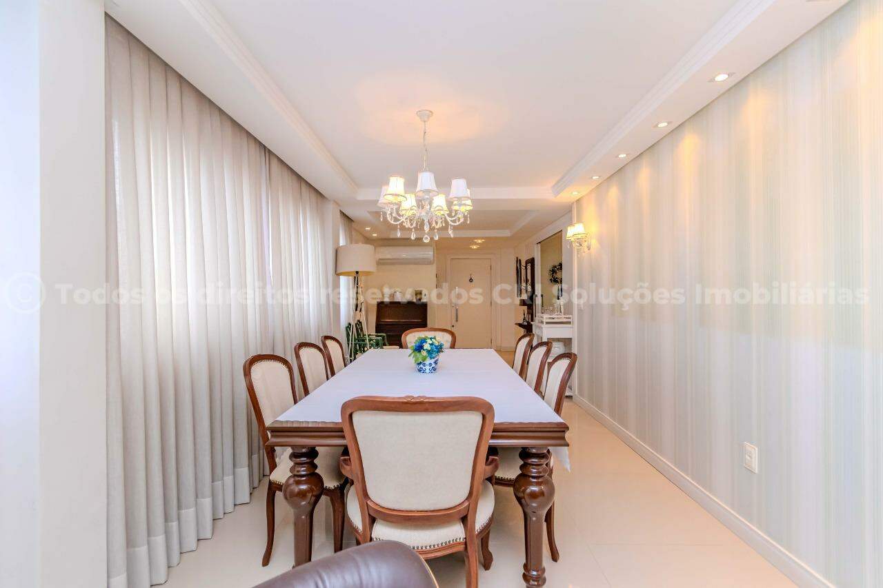 Foto do imóvel Apartamento frente-mar à venda com 3 suítes e 2 vagas de garagem no Edifício Porta do Sol , na Avenida Atlântica, no Centro de Balneário Camboriú