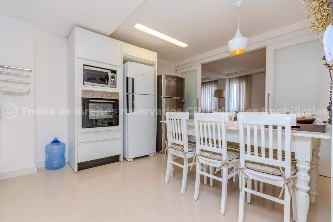 Foto do imóvel Apartamento frente-mar à venda com 3 suítes e 2 vagas de garagem no Edifício Porta do Sol , na Avenida Atlântica, no Centro de Balneário Camboriú