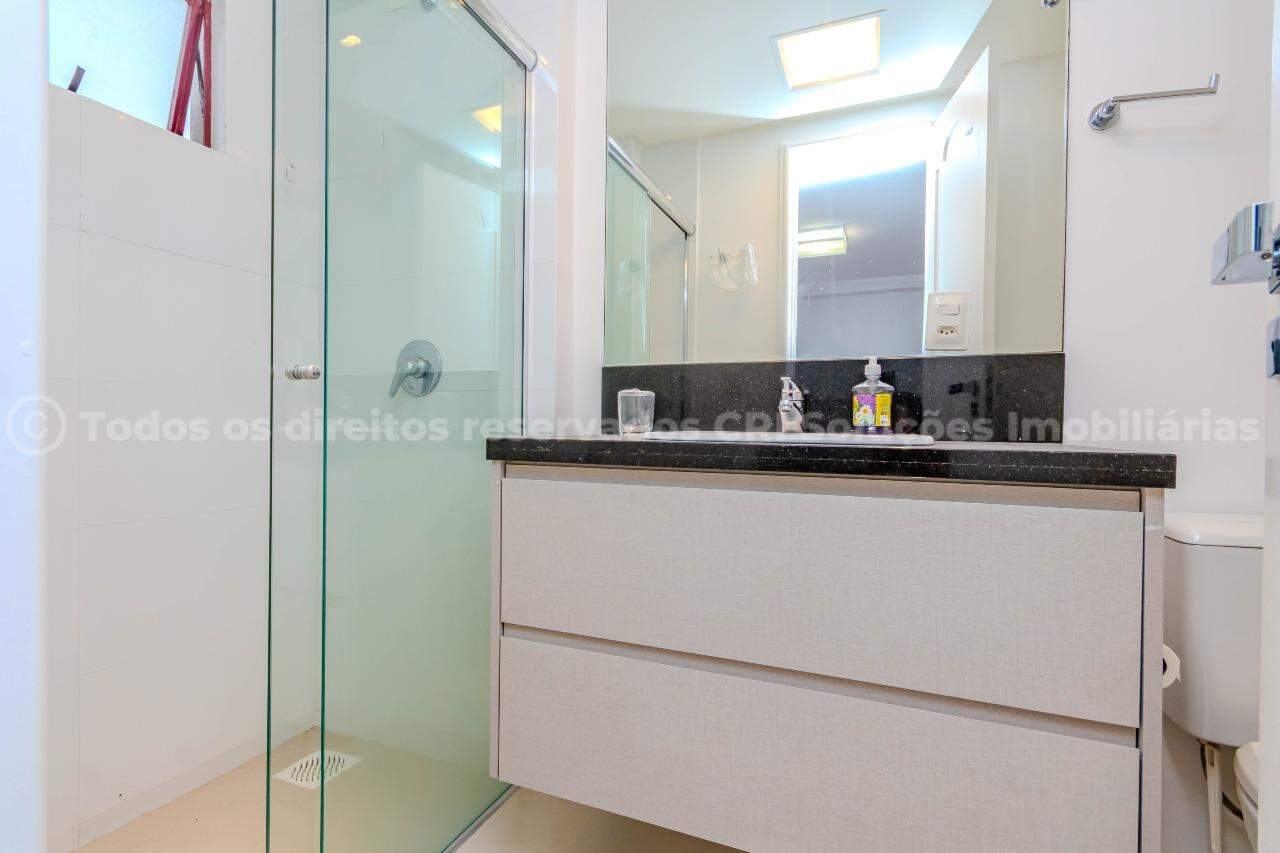 Foto do imóvel Apartamento frente-mar à venda com 3 suítes e 2 vagas de garagem no Edifício Porta do Sol , na Avenida Atlântica, no Centro de Balneário Camboriú