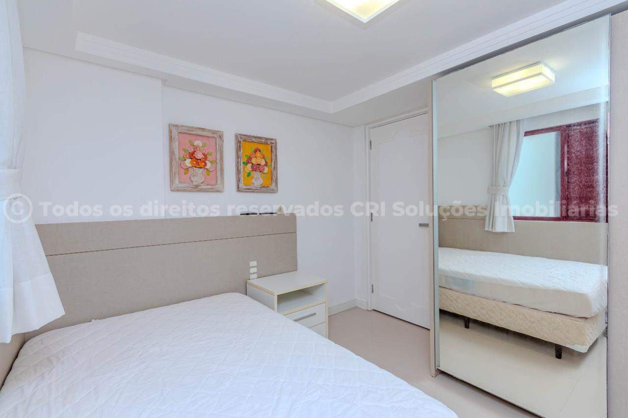 Foto do imóvel Apartamento frente-mar à venda com 3 suítes e 2 vagas de garagem no Edifício Porta do Sol , na Avenida Atlântica, no Centro de Balneário Camboriú