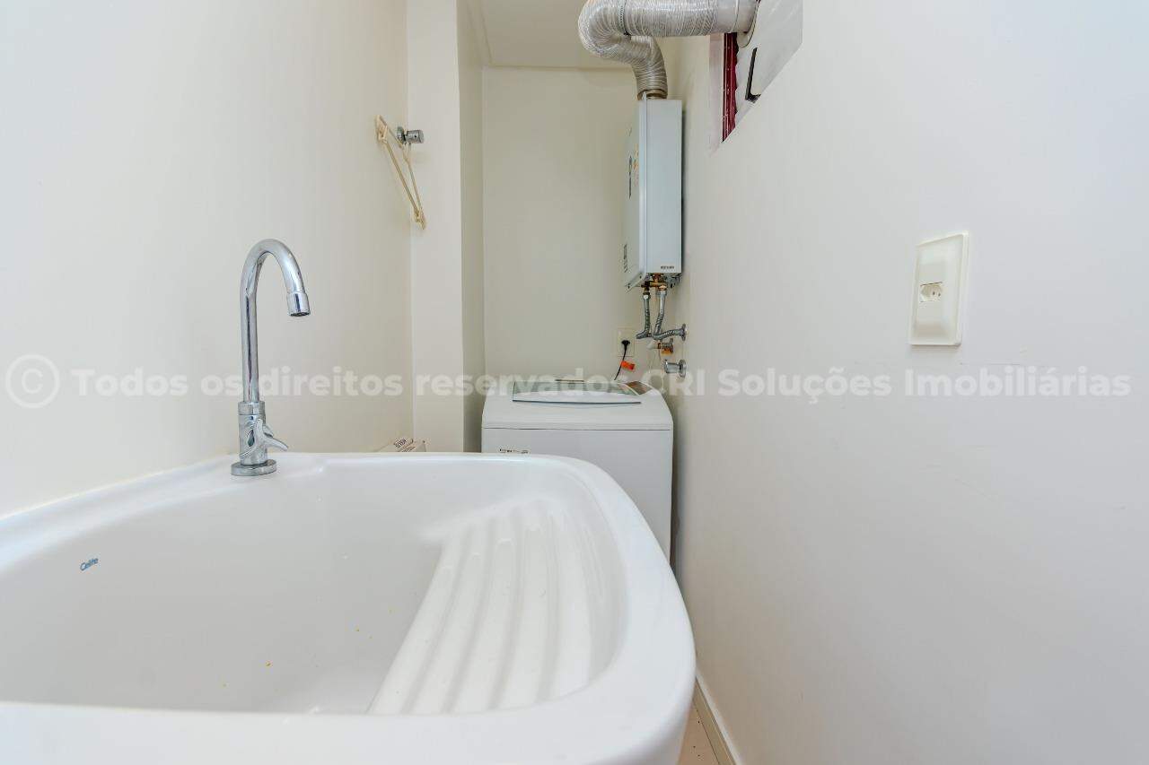 Foto do imóvel Apartamento frente-mar à venda com 3 suítes e 2 vagas de garagem no Edifício Porta do Sol , na Avenida Atlântica, no Centro de Balneário Camboriú