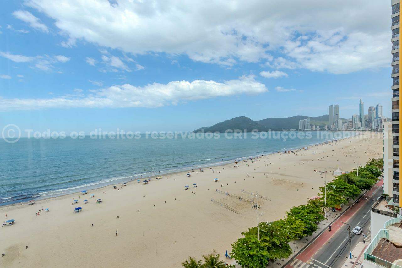 Foto do imóvel Apartamento frente-mar à venda com 3 suítes e 2 vagas de garagem no Edifício Porta do Sol , na Avenida Atlântica, no Centro de Balneário Camboriú