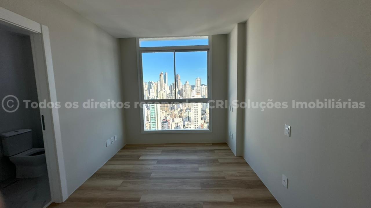 Foto do imóvel Amplo apartamento à venda com 3 suítes, 3 vagas de garagem e área de lazer completa no Horizon Residence, no centro de Balneário Camboriú