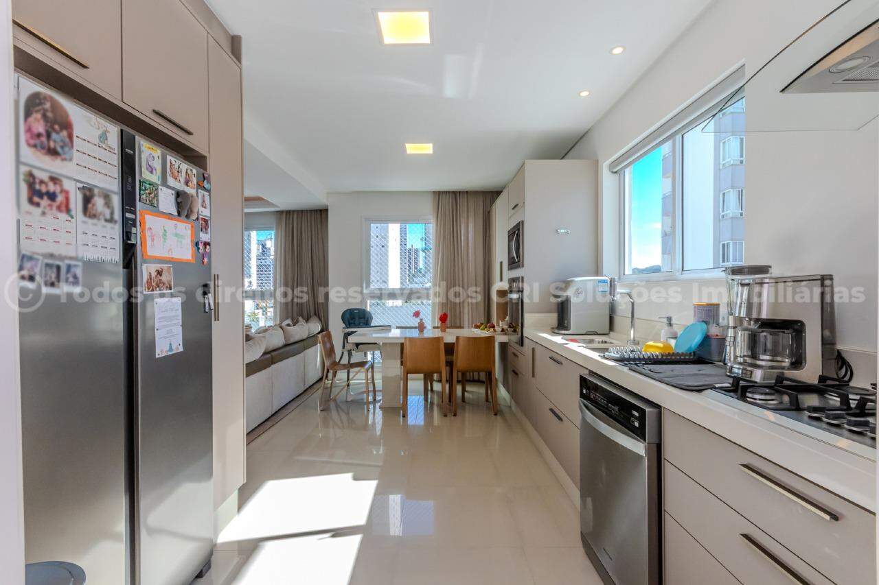 Foto do imóvel Apartamento alto-padrão à venda com 3 suítes com closet e 3 vagas de garagem no Bosque Belcanto, na Barra Norte de Balneário Camboriú