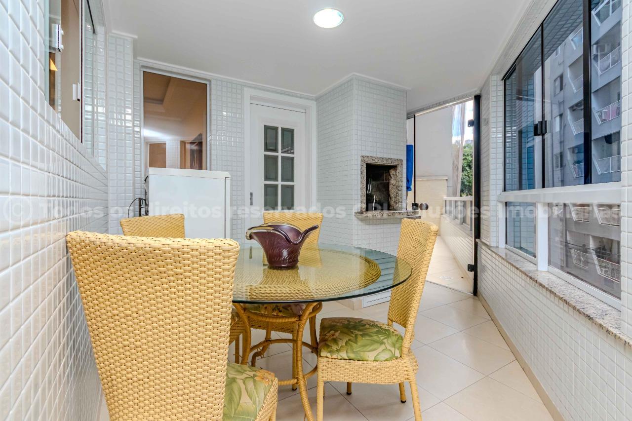 Foto do imóvel Apartamento à venda com 3 dormitórios sendo 1 suíte e 2 vagas de garagem individuais no Edifício Ilha de Mikonos na Barra Sul de Balneário Camboriú
