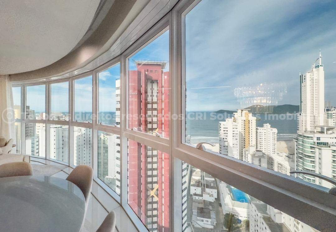 Foto do imóvel Apartamento à venda com 4 suítes no Olympo Tower no centro de Balneário Camboriú | Vida na praia