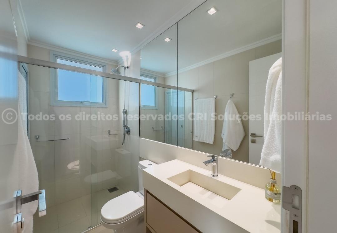 Foto do imóvel Apartamento à venda com 4 suítes no Olympo Tower no centro de Balneário Camboriú | Vida na praia