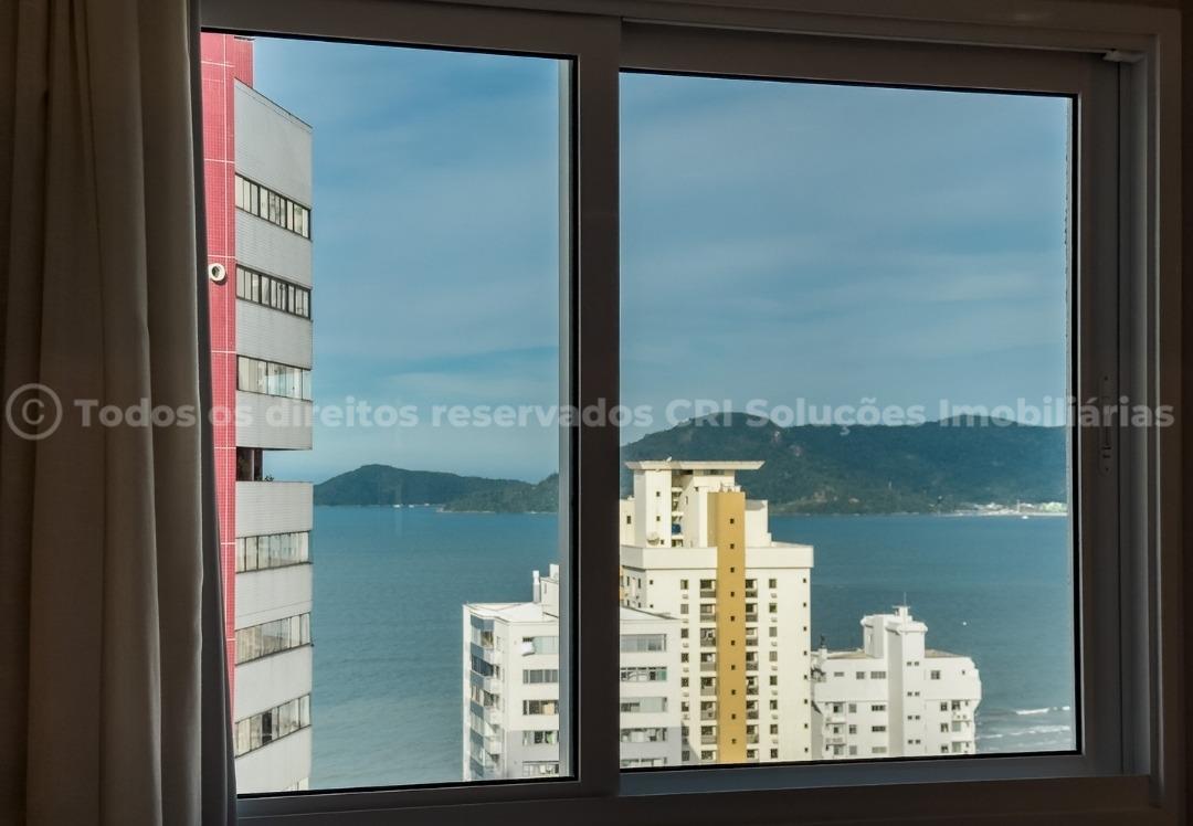 Foto do imóvel Apartamento à venda com 4 suítes no Olympo Tower no centro de Balneário Camboriú | Vida na praia