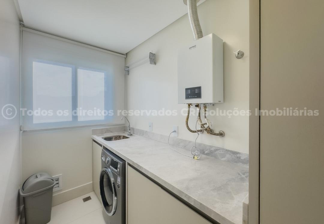 Foto do imóvel Apartamento à venda com 4 suítes no Olympo Tower no centro de Balneário Camboriú | Vida na praia