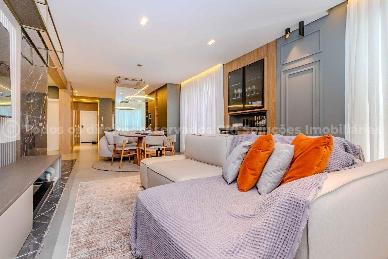 Foto do imóvel Apartamento mobiliado à venda com 3 suítes e 4 vagas de garagem no Edifício Costa Esmeralda, na Barra Norte de Balneário Camboriú