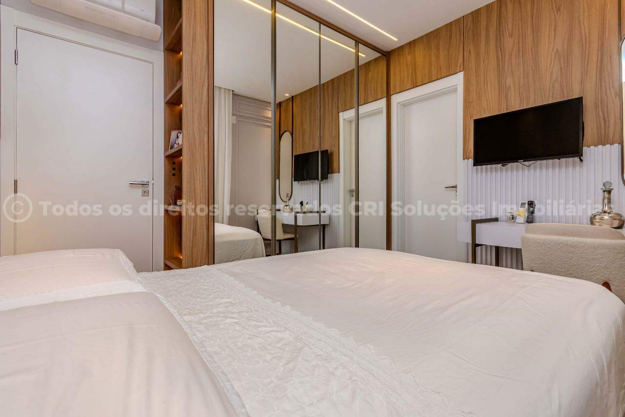 Foto do imóvel Apartamento mobiliado à venda com 3 suítes e 4 vagas de garagem no Edifício Costa Esmeralda, na Barra Norte de Balneário Camboriú
