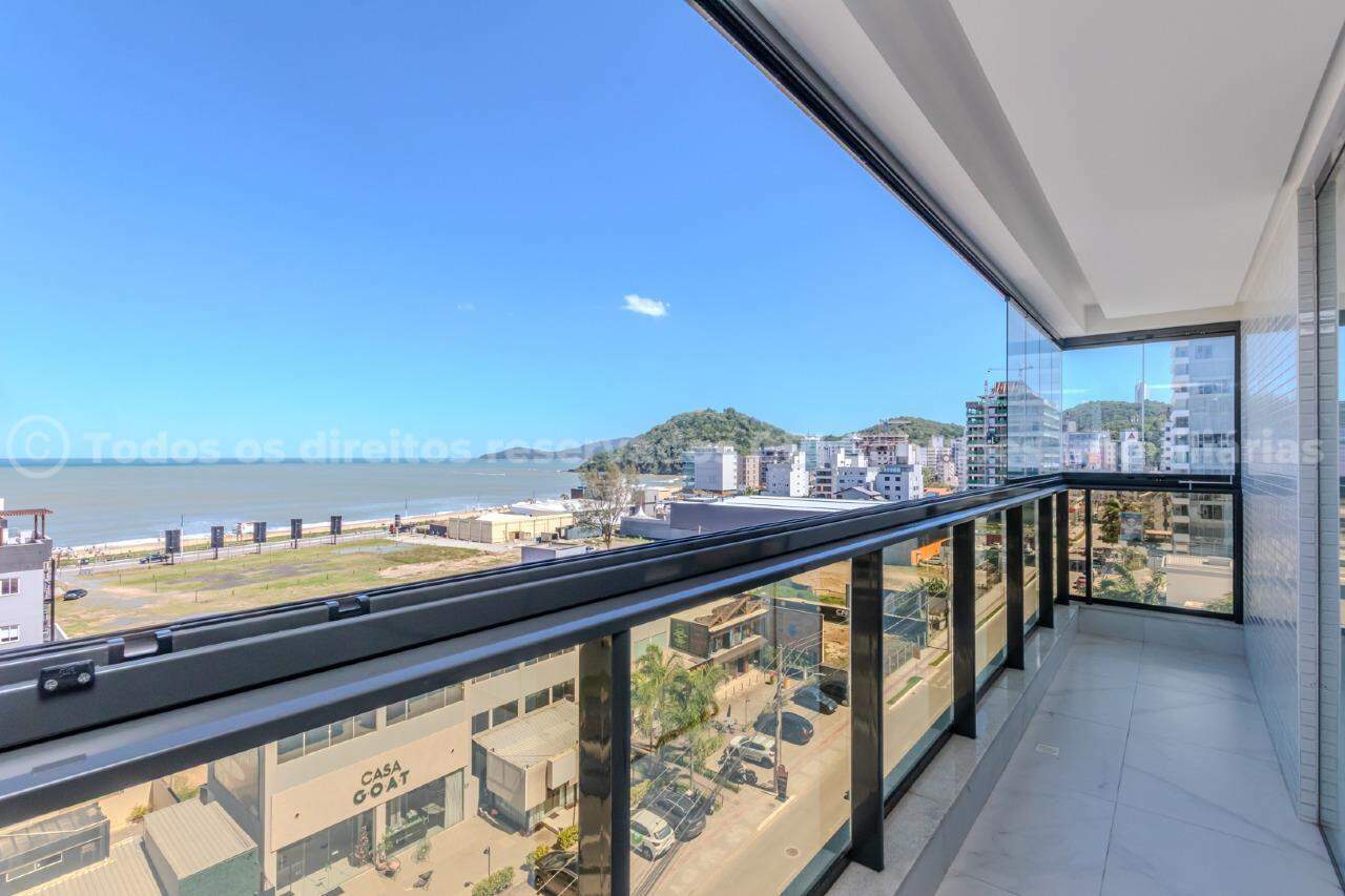 Apartamento alto padrão à venda com 3 suítes e 2 vagas de garagem no Surfers Paradise,na Praia Brava de Itajaí