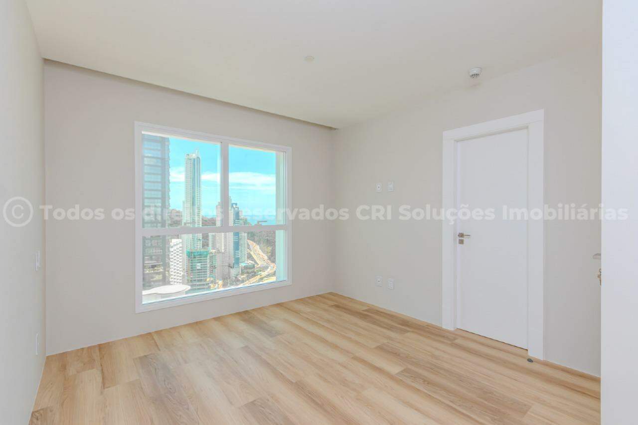 Foto do imóvel Apartamento frente-mar à venda com 4 suítes, 4 vagas de garagem e vista para a FG Big Wheel, no Boreal Tower, na Barra Norte de Balneário Camboriú