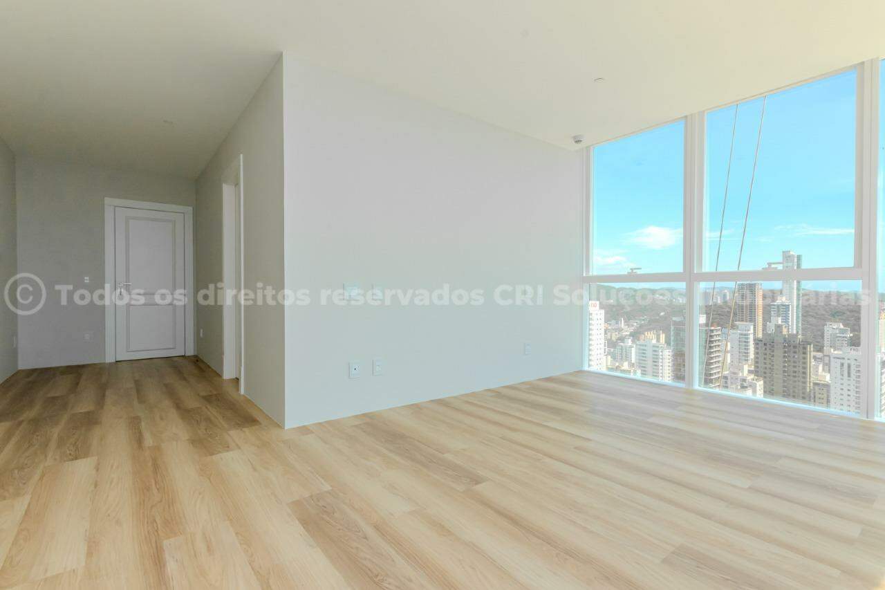 Foto do imóvel Apartamento frente-mar à venda com 4 suítes, 4 vagas de garagem e vista para a FG Big Wheel, no Boreal Tower, na Barra Norte de Balneário Camboriú