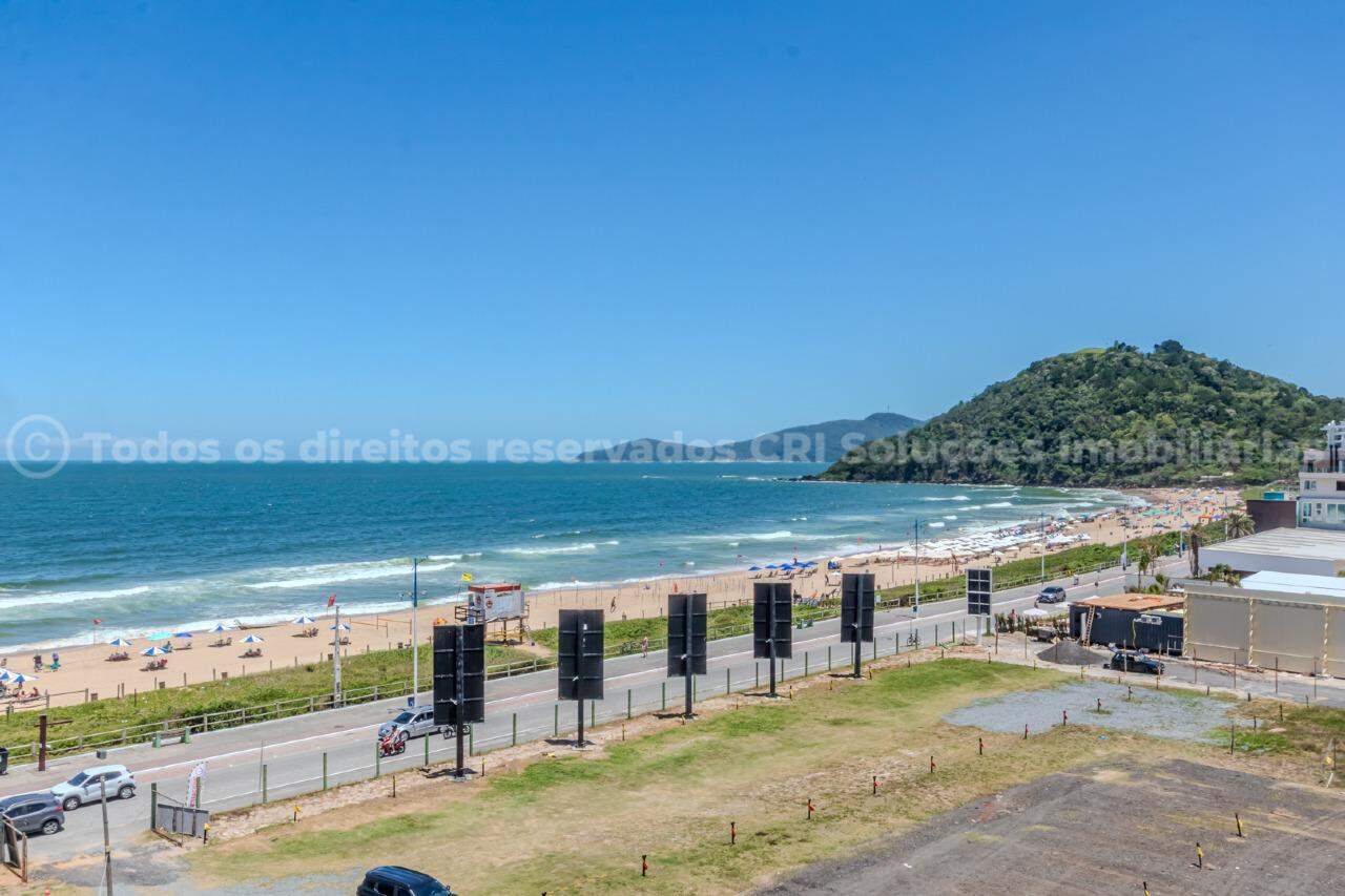 Foto do imóvel Cobertura Triplex de Alto Padrão com 4 Suítes e 4 Vagas de Garagem na Praia Brava – Itajaí