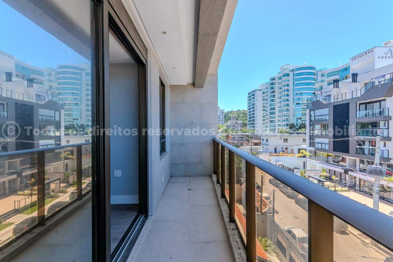 Foto do imóvel Cobertura Triplex de Alto Padrão com 4 Suítes e 4 Vagas de Garagem na Praia Brava – Itajaí