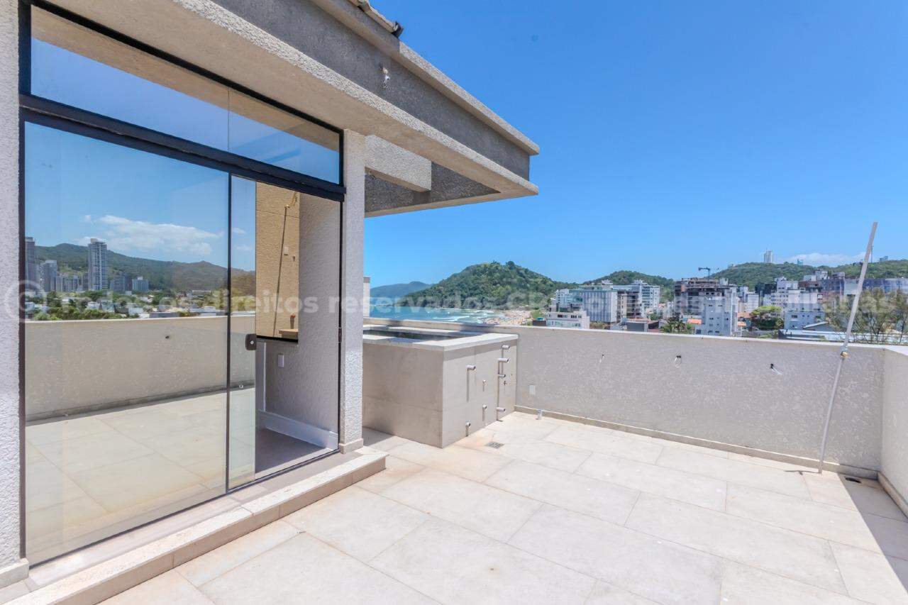 Foto do imóvel Cobertura Triplex de Alto Padrão com 4 Suítes e 4 Vagas de Garagem na Praia Brava – Itajaí