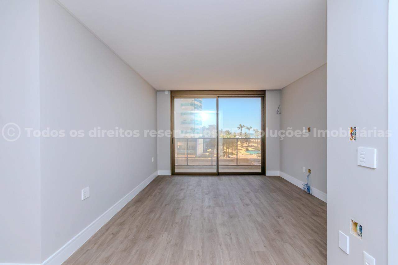 Foto do imóvel Cobertura Triplex de Alto Padrão com 4 Suítes e 4 Vagas de Garagem na Praia Brava – Itajaí