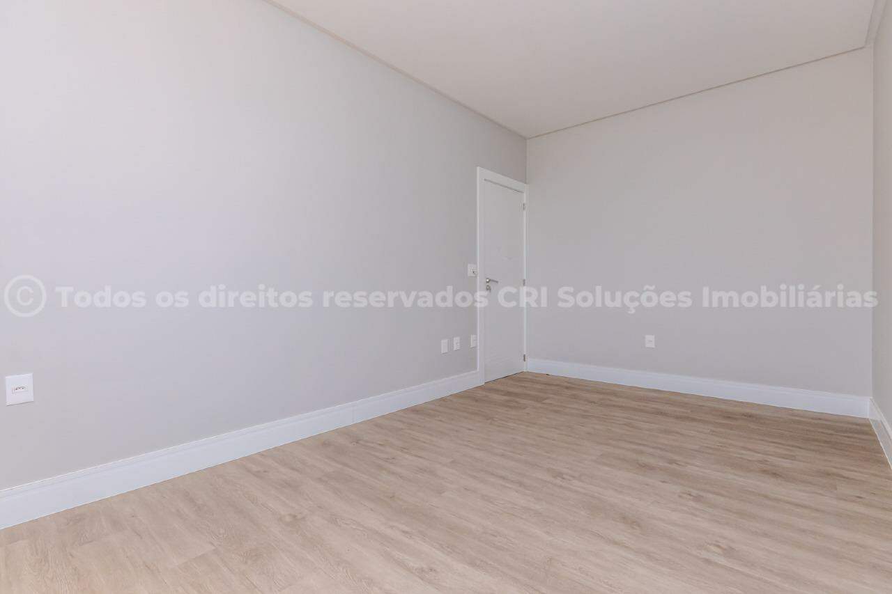Foto do imóvel Cobertura Triplex de Alto Padrão com 4 Suítes e 4 Vagas de Garagem na Praia Brava – Itajaí