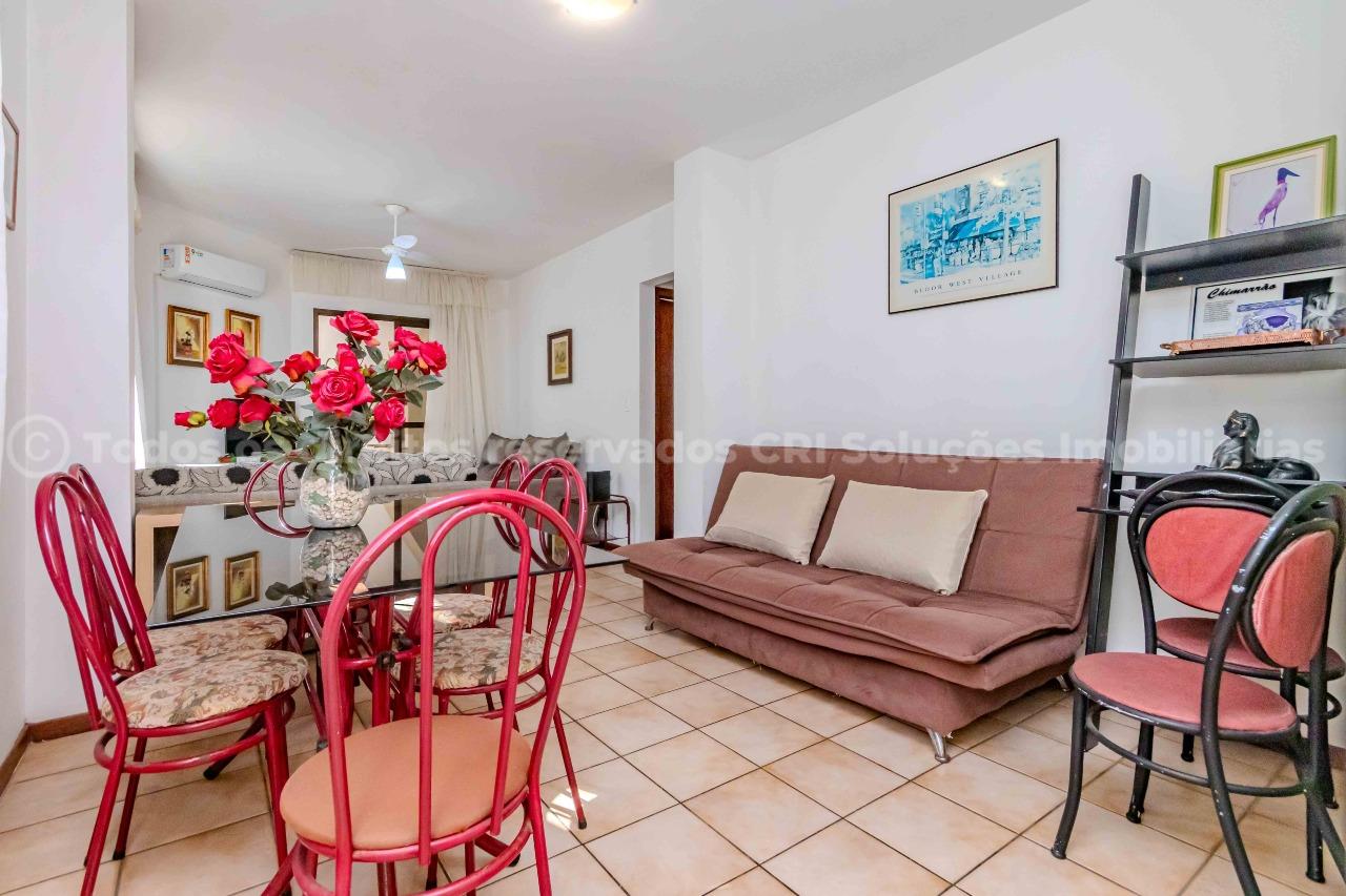 Foto do imóvel Apartamento mobiliado à venda com 2 dormitórios sendo 1 suíte e 1 vaga de garagem no Edifício Orlando José, no centro de Balneário Camboriú