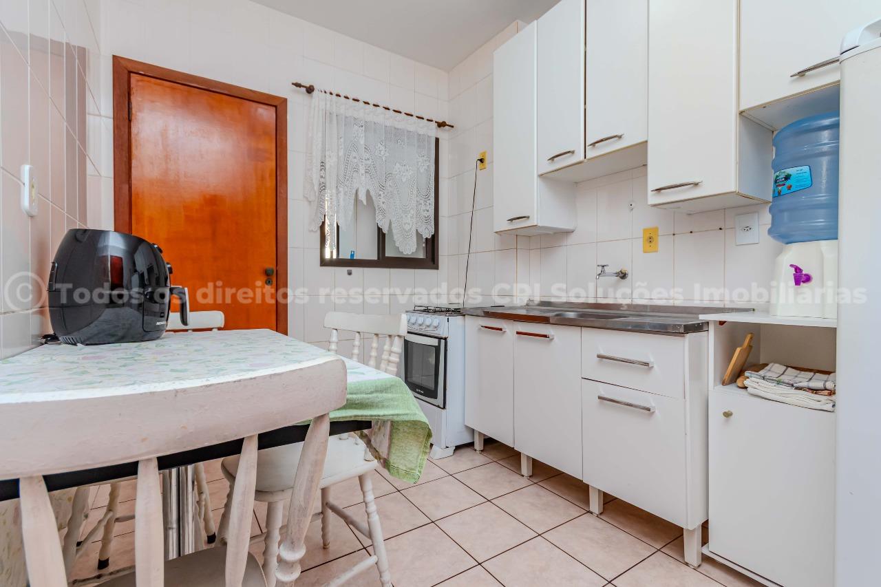 Foto do imóvel Apartamento mobiliado à venda com 2 dormitórios sendo 1 suíte e 1 vaga de garagem no Edifício Orlando José, no centro de Balneário Camboriú
