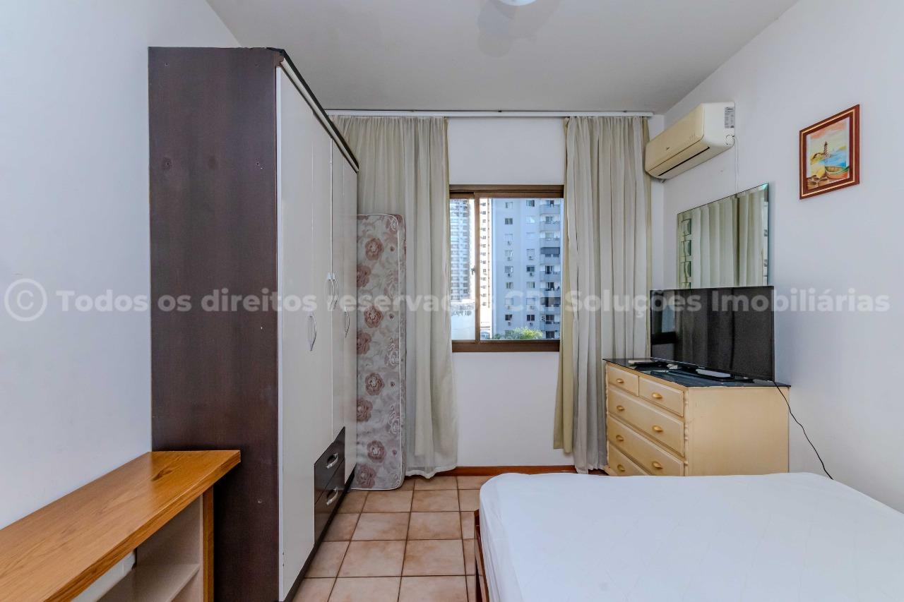 Foto do imóvel Apartamento mobiliado à venda com 2 dormitórios sendo 1 suíte e 1 vaga de garagem no Edifício Orlando José, no centro de Balneário Camboriú