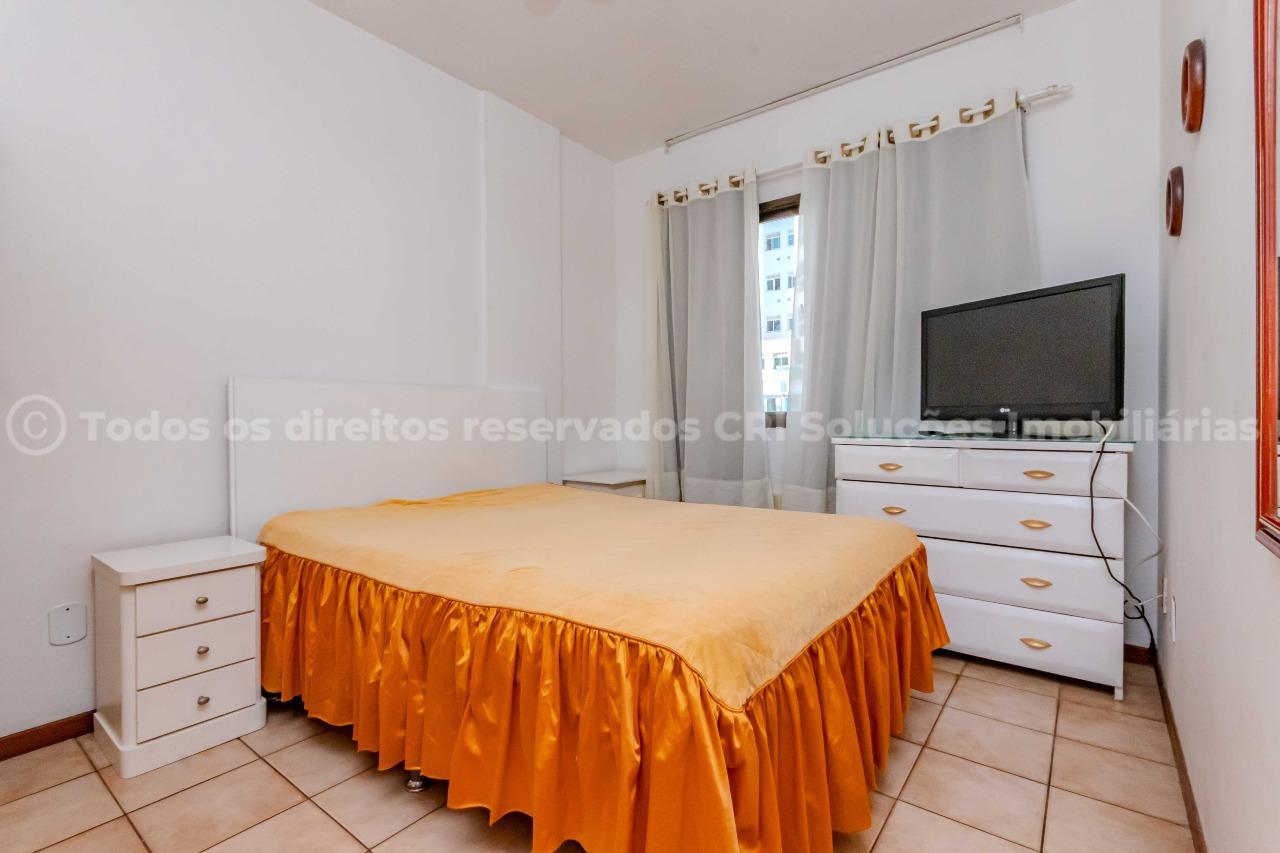Foto do imóvel Apartamento mobiliado à venda com 2 dormitórios sendo 1 suíte e 1 vaga de garagem no Edifício Orlando José, no centro de Balneário Camboriú