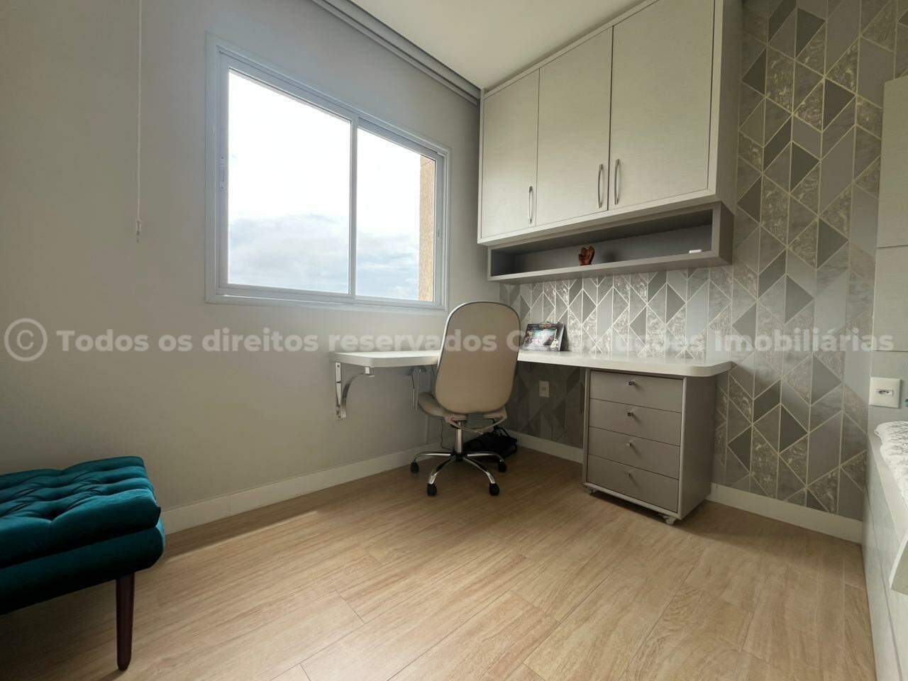 Foto do imóvel Apartamento a venda no Edificio Vila das Aroeiras com 02 Quartos sendo 01 Suite em Itapema Meia Praia