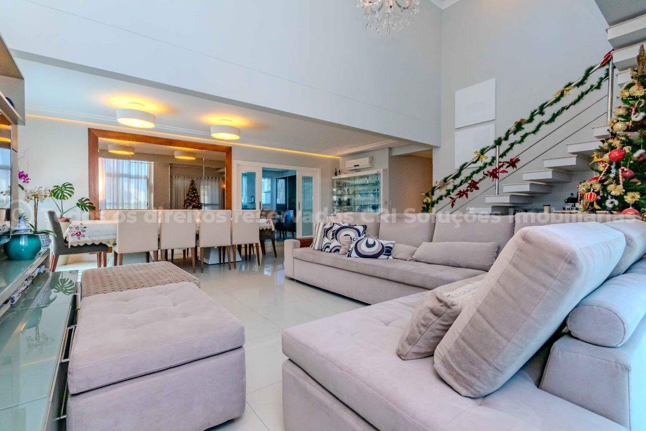 Foto do imóvel Apartamento mobiliado alto padrão à venda com 3 suítes e 3 vagas de garagem no Edifício Residencial Vermont, no centro de Balneário Camboriú.