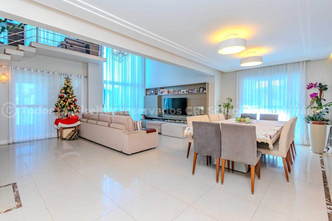 Foto do imóvel Apartamento mobiliado alto padrão à venda com 3 suítes e 3 vagas de garagem no Edifício Residencial Vermont, no centro de Balneário Camboriú.