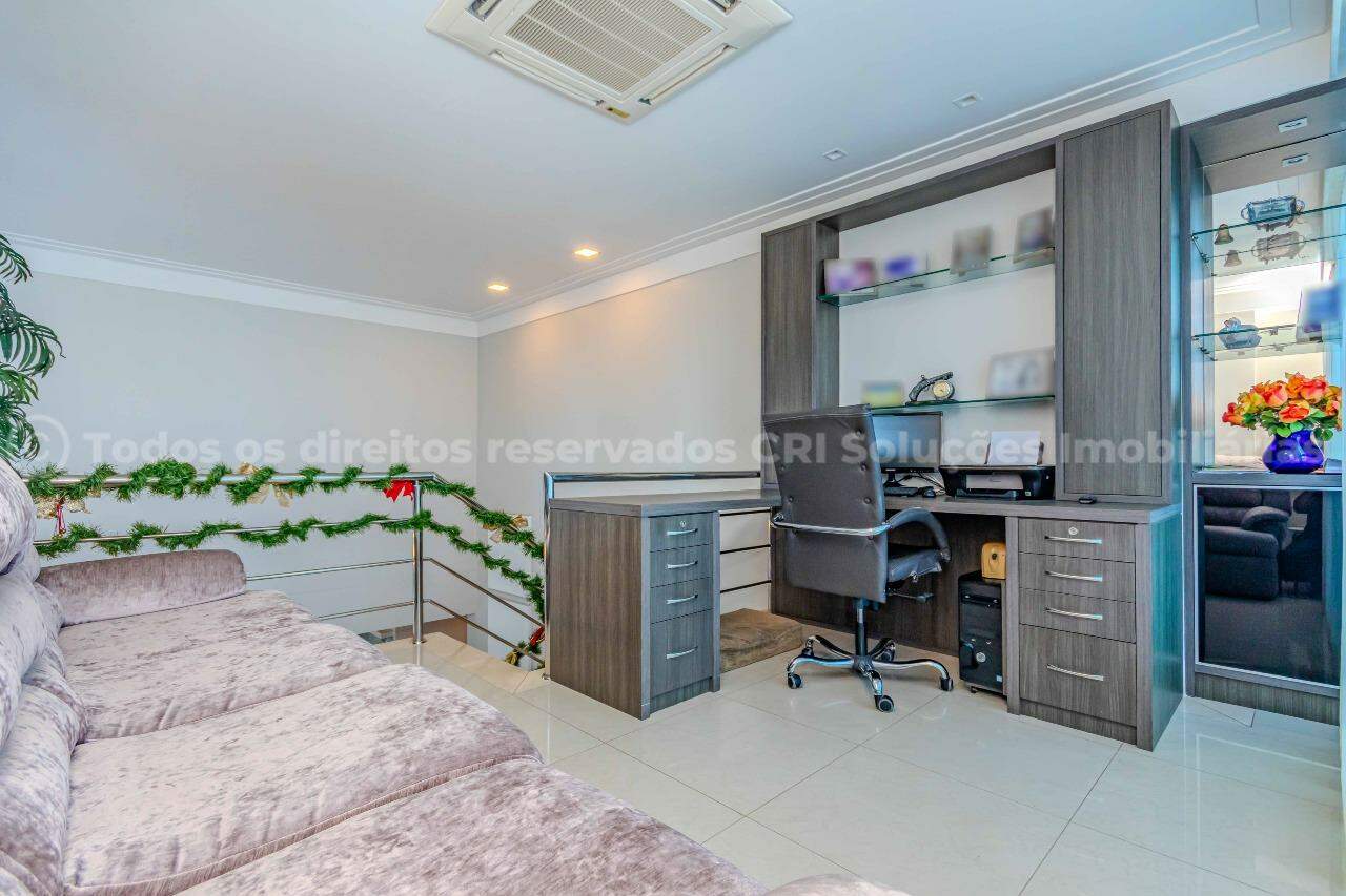 Foto do imóvel Apartamento mobiliado alto padrão à venda com 3 suítes e 3 vagas de garagem no Edifício Residencial Vermont, no centro de Balneário Camboriú.