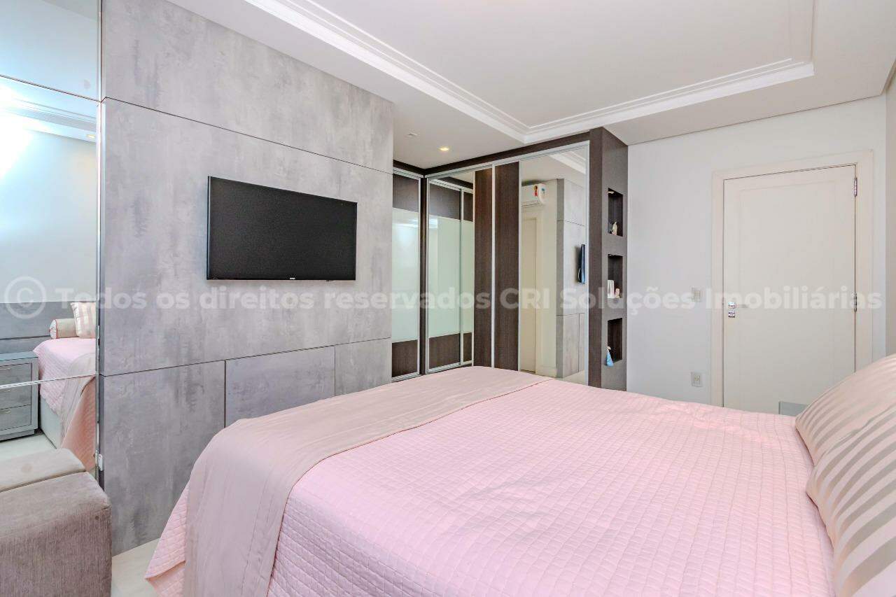 Foto do imóvel Apartamento mobiliado alto padrão à venda com 3 suítes e 3 vagas de garagem no Edifício Residencial Vermont, no centro de Balneário Camboriú.