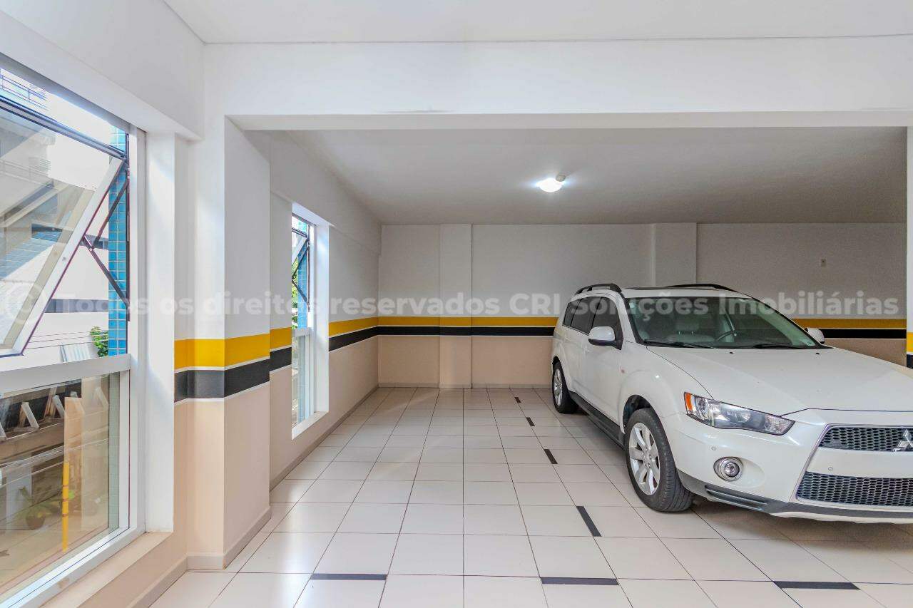 Foto do imóvel Apartamento mobiliado alto padrão à venda com 3 suítes e 3 vagas de garagem no Edifício Residencial Vermont, no centro de Balneário Camboriú.