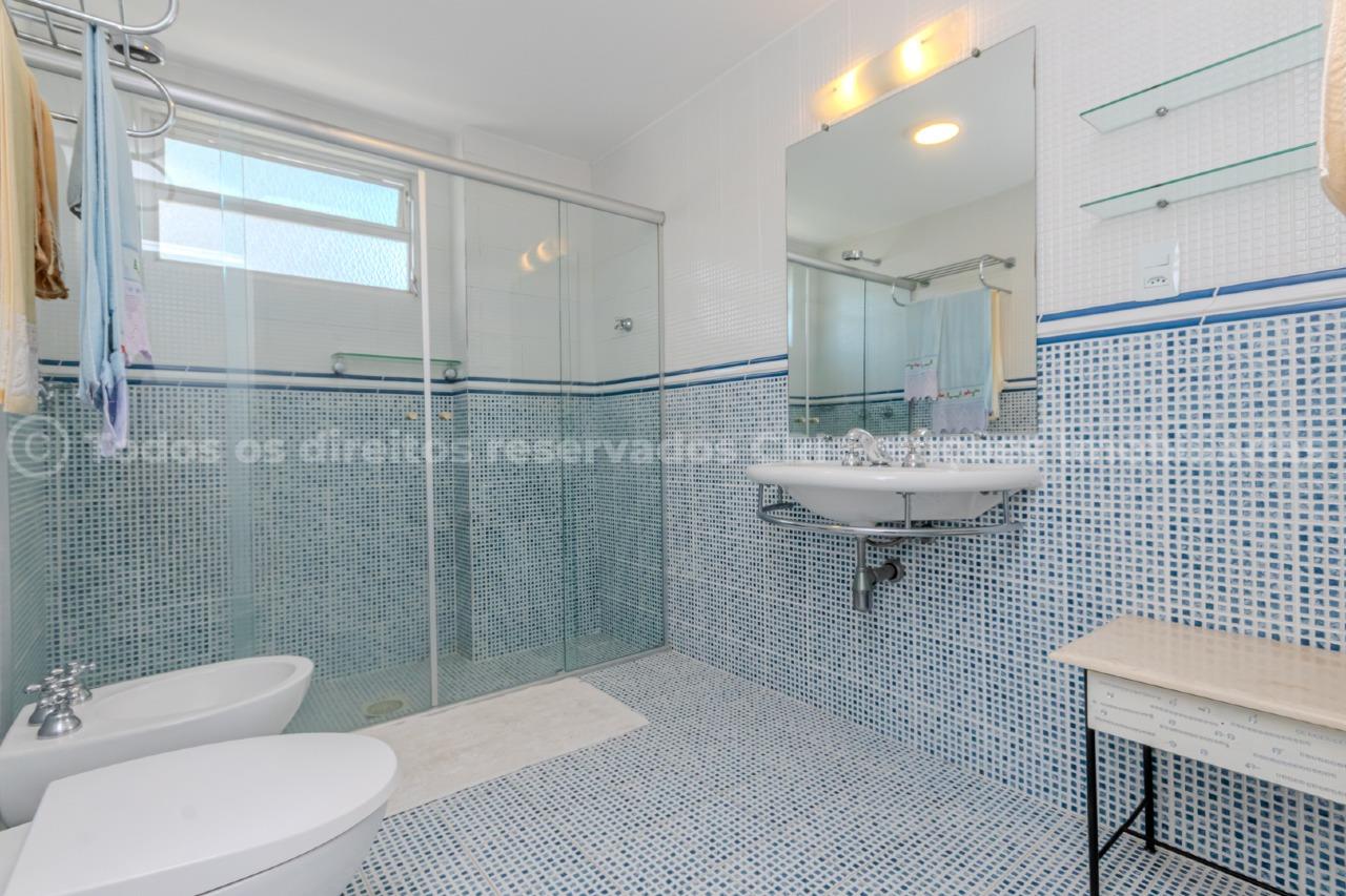 Foto do imóvel Edifício Paraíso – Apartamento Mobiliado com Vista para o Mar, 4 Quartos, 2 Suítes, 200 m² e 2 Elevadores em Balneário Camboriú