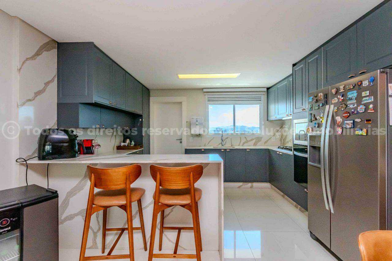 Foto do imóvel Apartamento Mobiliado no Phortinax com 3 Suítes, 4 Banheiros e Lazer Completo