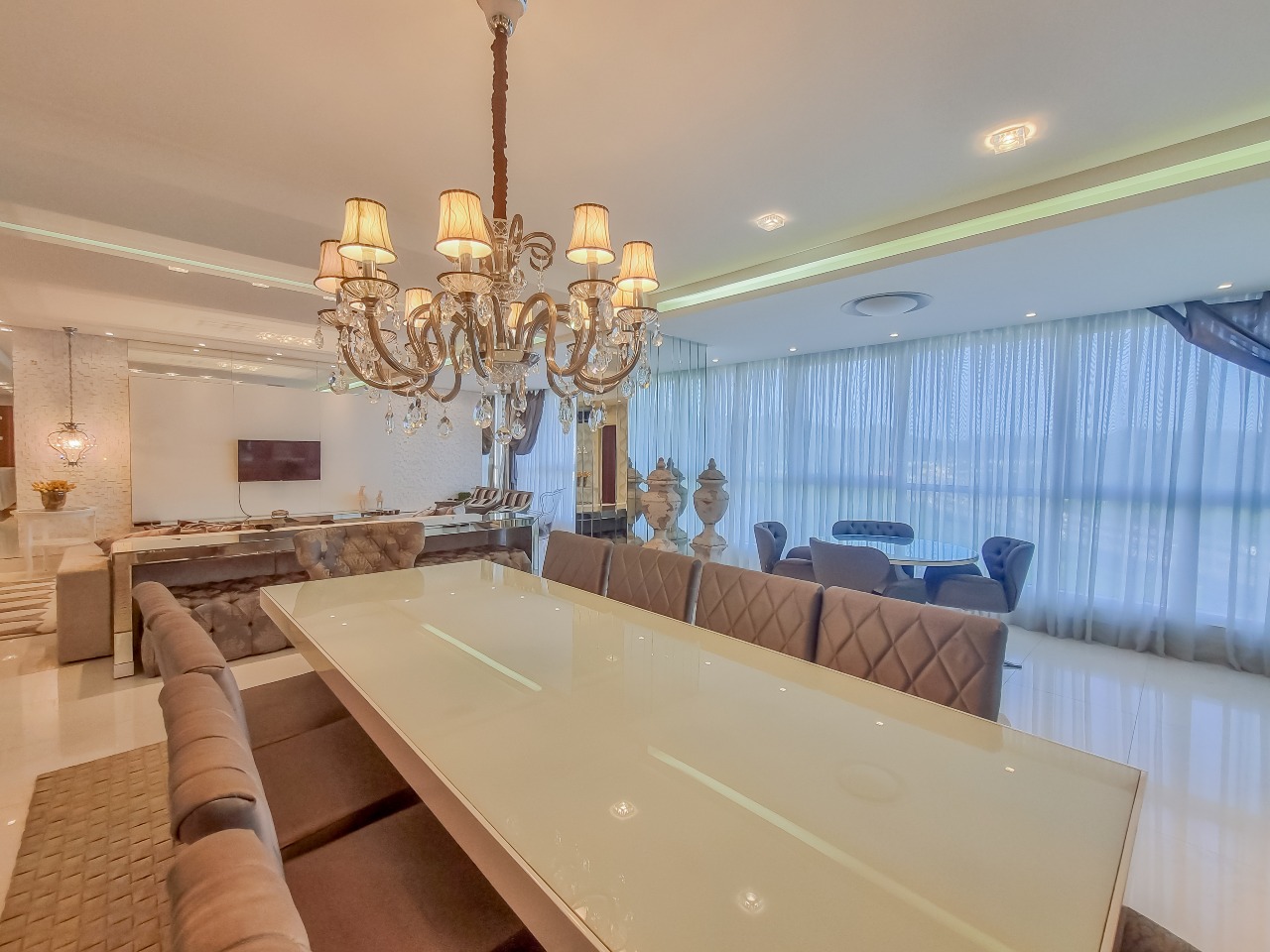 Apartamento com 4 suítes no Marina Beach Tower na Barra Sul, Balneário Camboriú