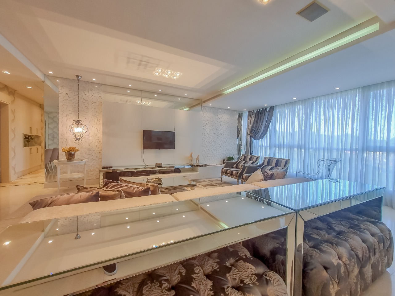 Foto do imóvel Apartamento mobiliado de 220m² no Marina Beach Tower com 4 suítes e marina exclusiva – Balneário Camboriú