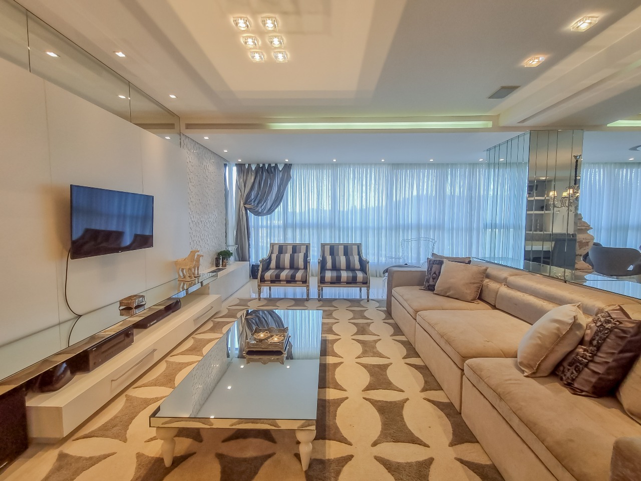 Foto do imóvel Apartamento mobiliado de 220m² no Marina Beach Tower com 4 suítes e marina exclusiva – Balneário Camboriú
