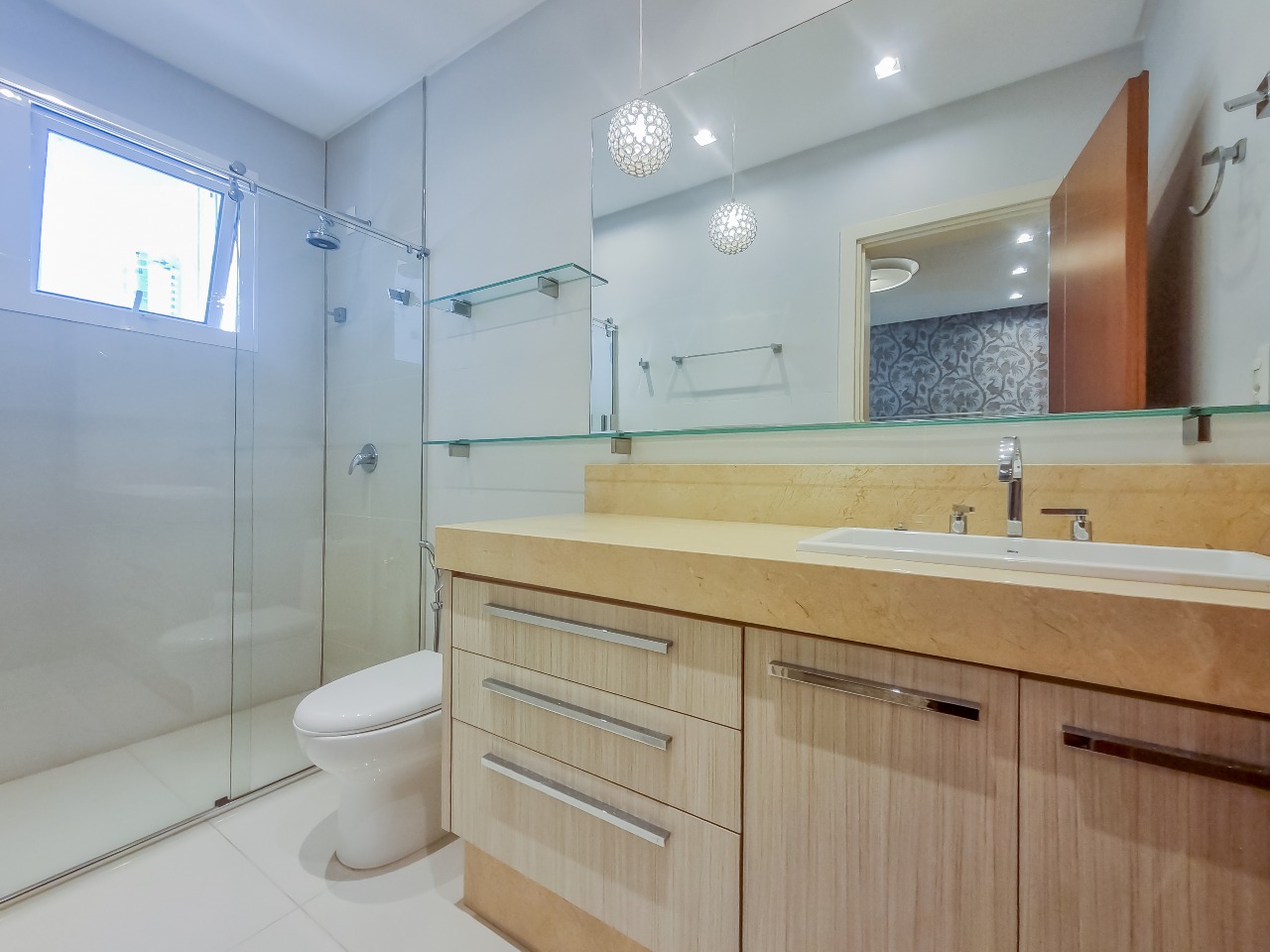 Foto do imóvel Apartamento mobiliado de 220m² no Marina Beach Tower com 4 suítes e marina exclusiva – Balneário Camboriú