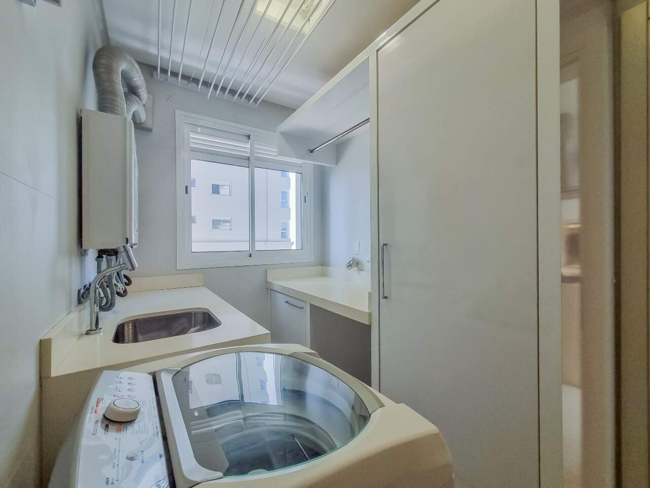 Foto do imóvel Apartamento mobiliado de 220m² no Marina Beach Tower com 4 suítes e marina exclusiva – Balneário Camboriú