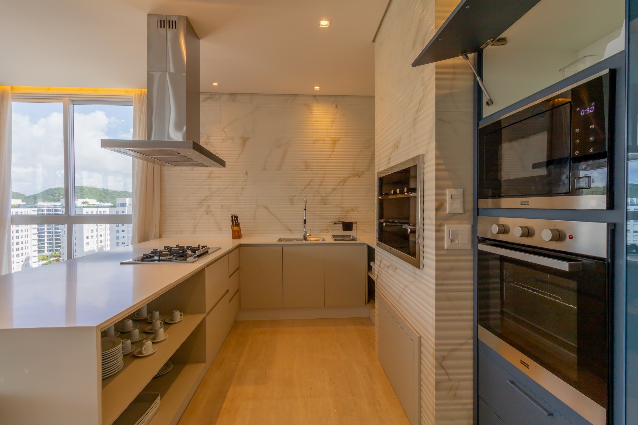 Foto do imóvel Apartamento mobiliado no Le Blanc Praia Brava com 4 suítes e vista para o mar